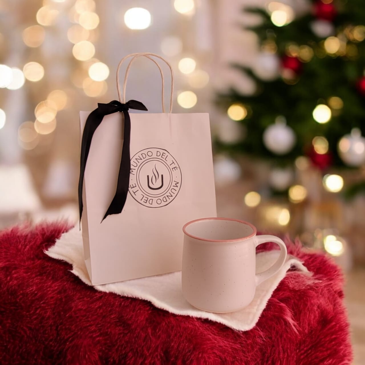 Taza Blanca con bordes rosados Mug